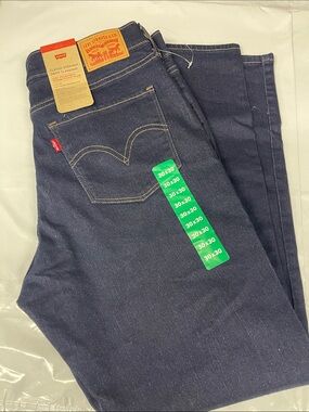 Levi's Women's Straight Leg Jeans in Dark Indigo